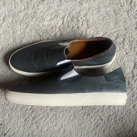 10.5 Frye slip on loafers - Picture 8 of 9